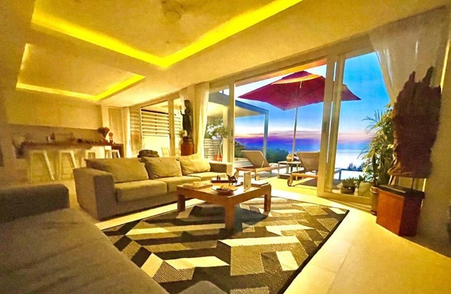 Luxury Asian Flair Villa, 3br, Seaview, Open Space