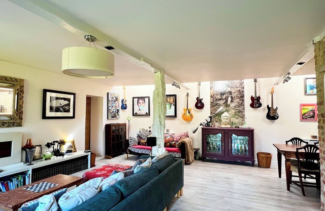 Luxury Barn Stay Sleeps 8