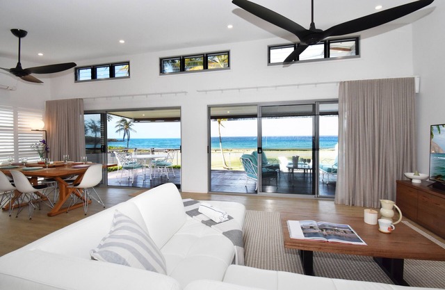 Luxury Beach Front 4 bedroom house with everything you need for a Family Holiday