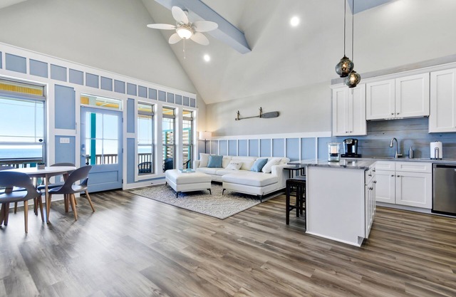 Luxury Beach Front Home!