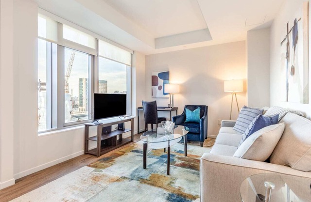 Luxury & Bright Apt Downtown Seaport