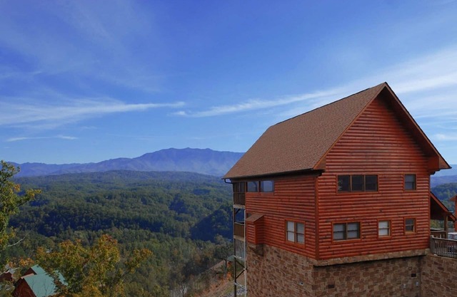 'Luxury Cabin with Unforgettable Views'- Starr Crest Resort