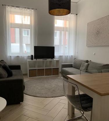 Luxury CityApartment 3