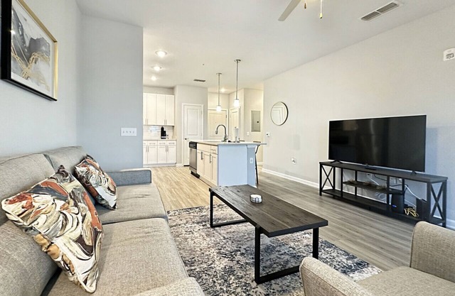 Luxury Clearwater 1 BR with Pond and Pool Views