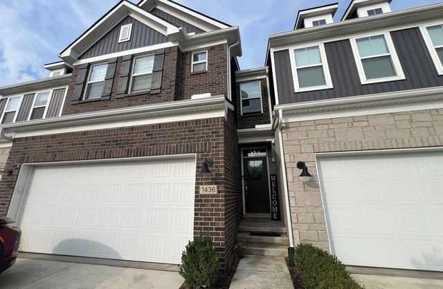 LUXURY Comfy Condo in Charming Milford