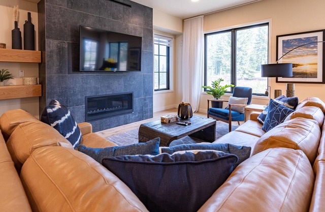 Luxury Condo|Ski In/Out|Gas fireplace and patio