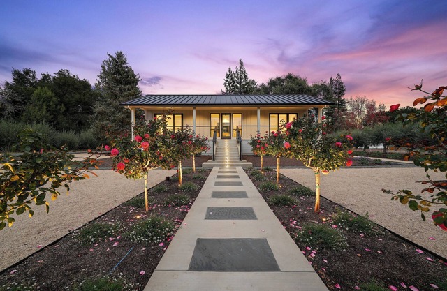 Luxury cottage minutes from Yountville with Pool/SPA Access