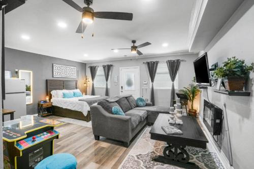 Luxury Cozy Studio with Firepit