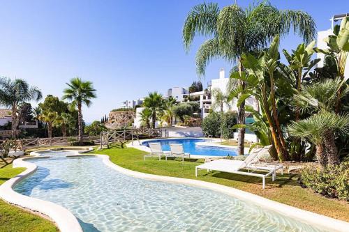 Luxury Family, Beach & Golf Penthouse with Amazing Seaview