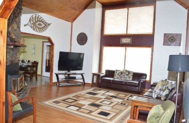 Luxury Family Home Cabin #21 HOT TUB/Jacuzzi on Patoka Lake in Southern Indiana