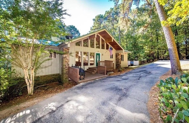 Luxury Family Lakefront Home on Greers Ferry Lake & at Tannenbaum Golf Course