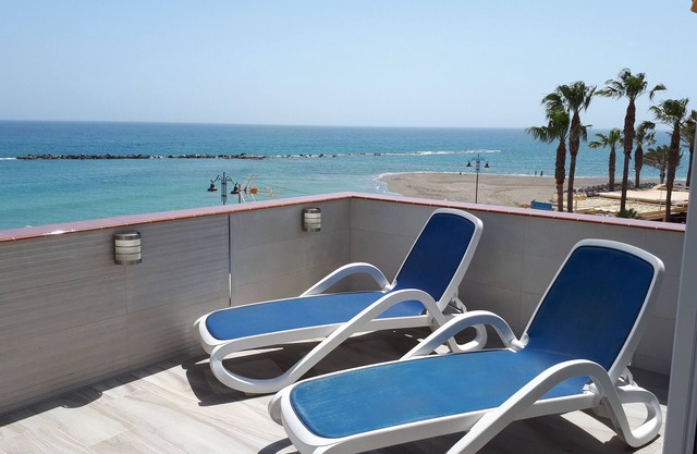 Luxury First-Line Beach-Front Apt VFT/MA 02508 Wifi, UK TV, Air Con