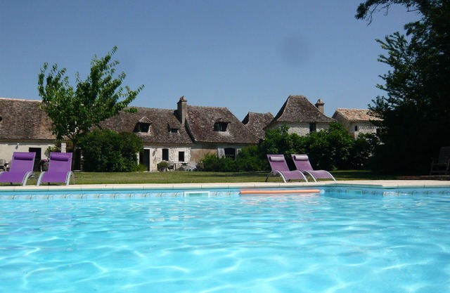 luxury gite for couples, no children. Peace, great views, large pool and spa.