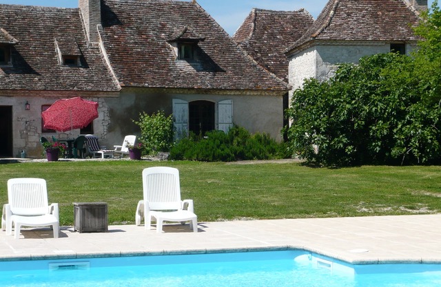 luxury gite for couples, no children. Peace, great views, large pool and spa.
