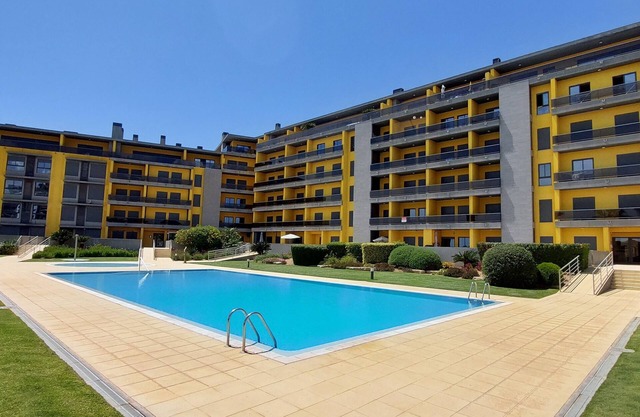 Luxury ground floor apartment, swimming pool, 190m from the beach.