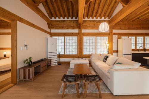 Luxury Hanok Red Serenity