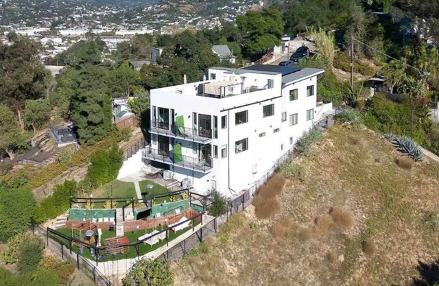 Luxury hilltop retreat, majestic views and hot tub.