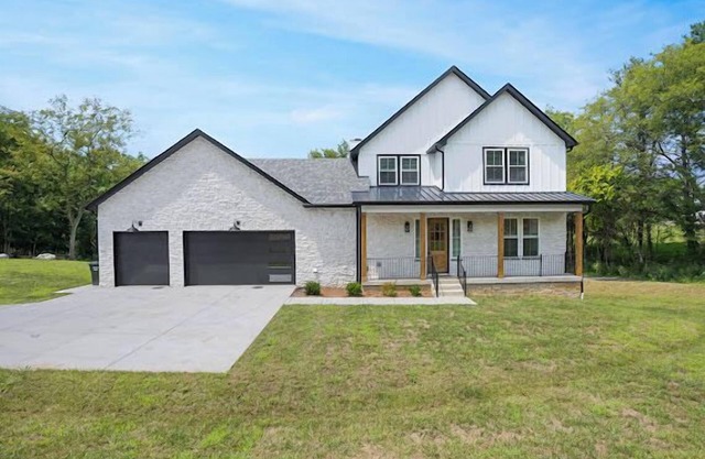 Luxury Home 4B, 3.5B Sleeps 18+/25min to Nashville