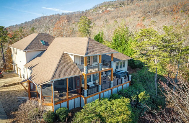 Luxury home in Rumbling Bald, Hot Tub, Game Rm, Screen Porch Fireplace