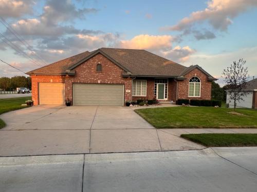 Luxury Home! Walking distance to golf!