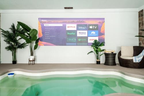 Luxury Honeymoon Cabin with Private Indoor Pool, Arcade, Hot Tub & Movie Theater