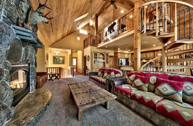 Luxury House, Hot Tub, Pet Friendly, Pool Table, EV Chargern