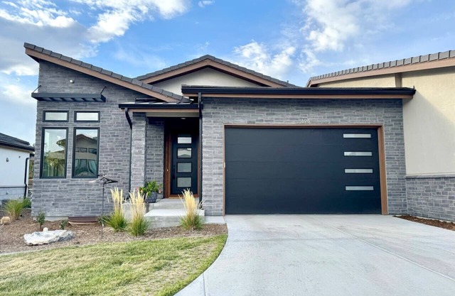 Luxury in Castle Pines Village - Hot Tub & Pool!