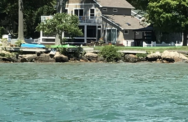 LUXURY LAKE COTTAGE ON DIAMOND ISLAND
