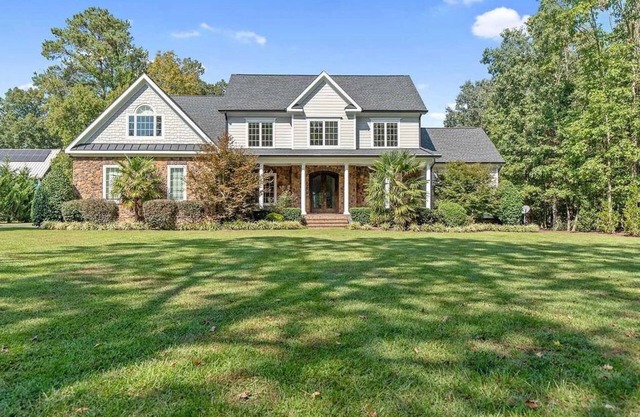 Luxury lake-front family home with pool!