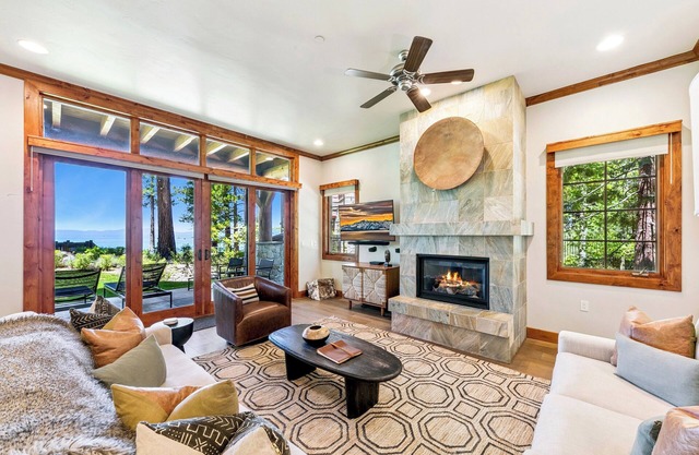 Luxury Lakefront Remodel- Views, Hot Tub, Convenience PEAK #13