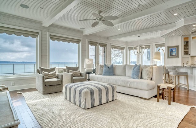 Luxury Lakefront Home Perfect for Family Getaway!