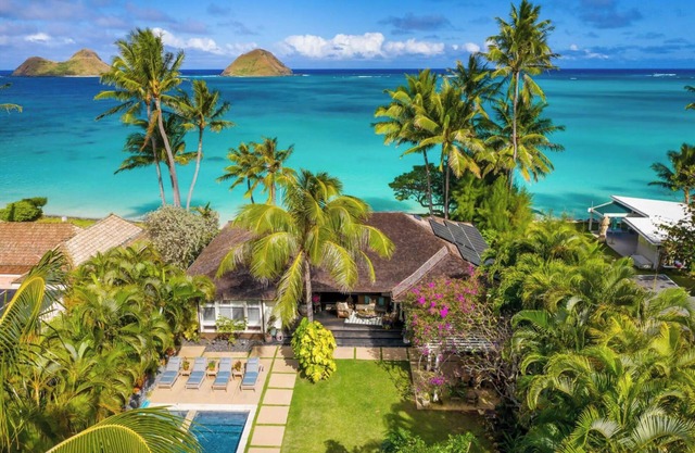 Luxury Lanikai Oceanfront Home!