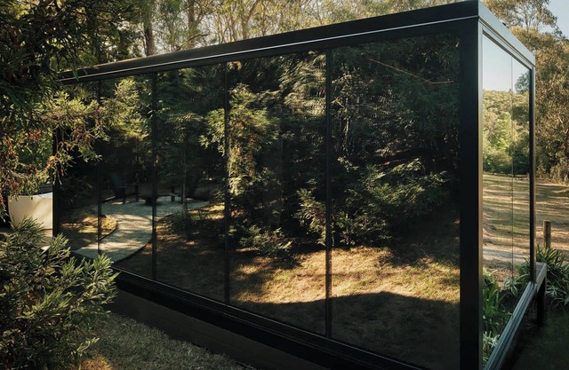 Luxury Mirror Home near Yarra Valley Wineries
