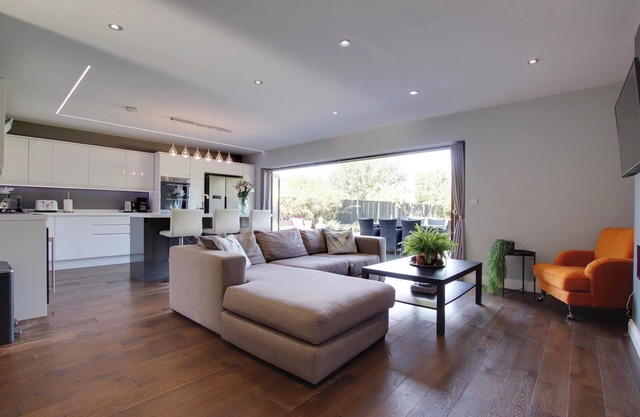 Luxury modern house in the heart of the New Forest & close to the beaches.