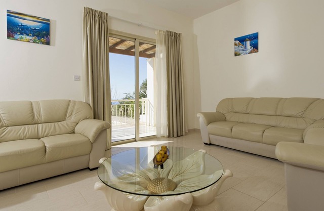 Luxury new villa on mountainside with private swimming pool & garden