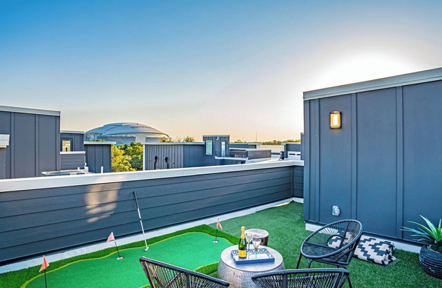 Luxury Next to AT&T | Walk to Cowboys Football