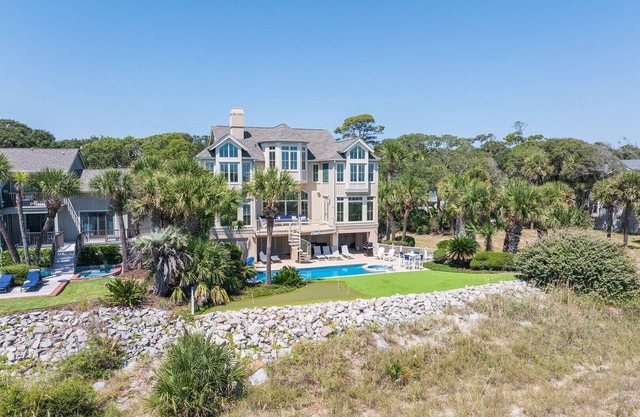 Luxury Oceanfront Retreat – 6BR/6BA – Sleeps 20 – Forest Beach, Hilton Head