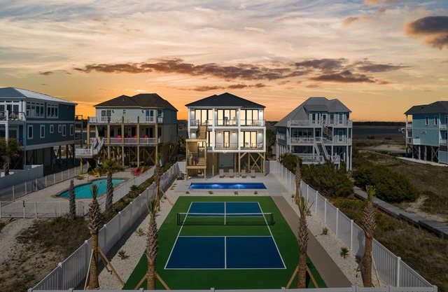 Luxury Oceanfront, Pool, Pickleball, Tiki Bar & More