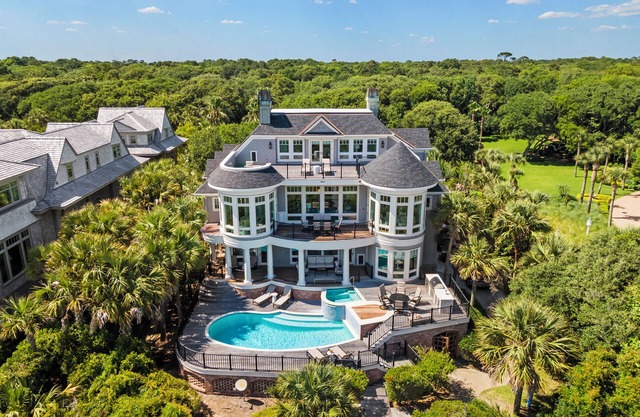 Luxury Oceanfront home, pool, hot tub