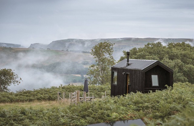 Luxury Off-Grid Cabin In Llangollen