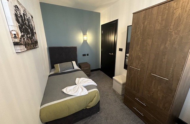 Luxury One Bedroom Apartment