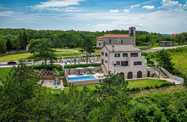 Luxury Pool Villa Gradin, Gračišče, Slovenia