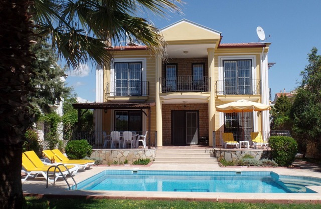 Luxury private detached villa in peaceful location near to all amenities.
