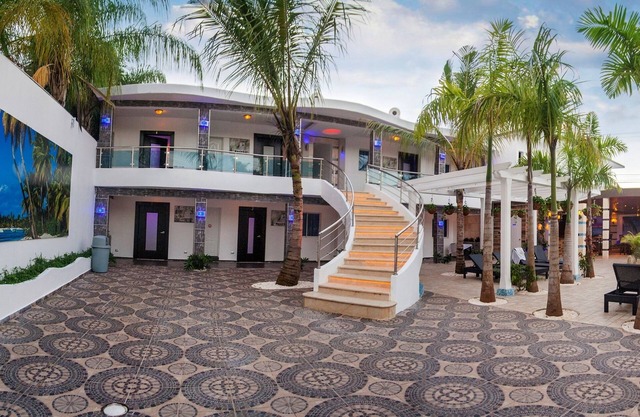 Luxury private villa for bachelor parties/weddings/birthdays, near beaches&bars