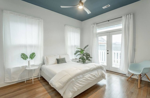 Luxury Reunion House Steps Away from Downtown