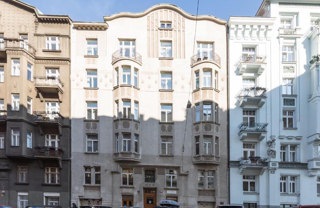Luxury Riverside Apartments In The Center Of Prague