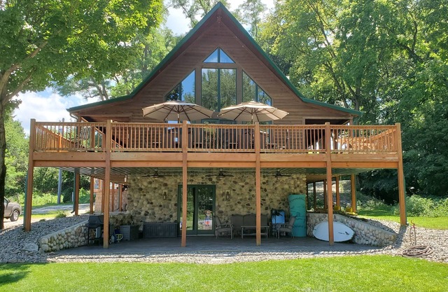 Luxury Rustic Estate on Lake Freeman