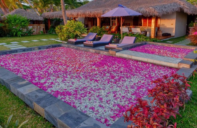 Luxury Sakina Villa - Beachfront