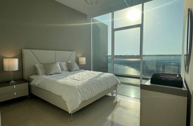 Luxury Sea Front 1 BR Apartment Swimming Pool - Beach - Gym