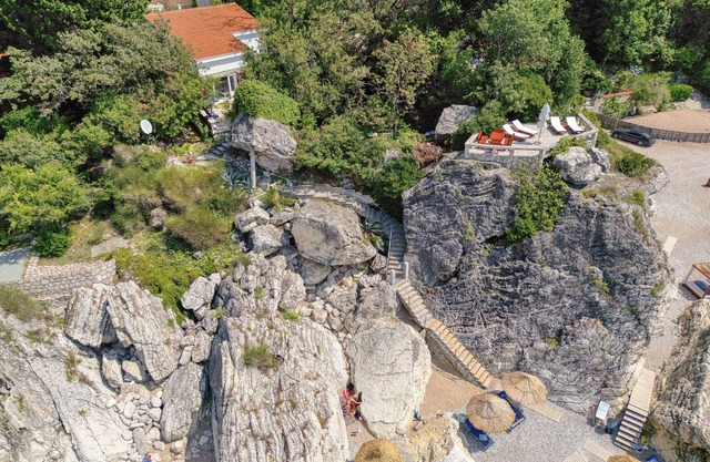 Luxury Seafront Villa with direct beach access in Perazica Do, Petrovac